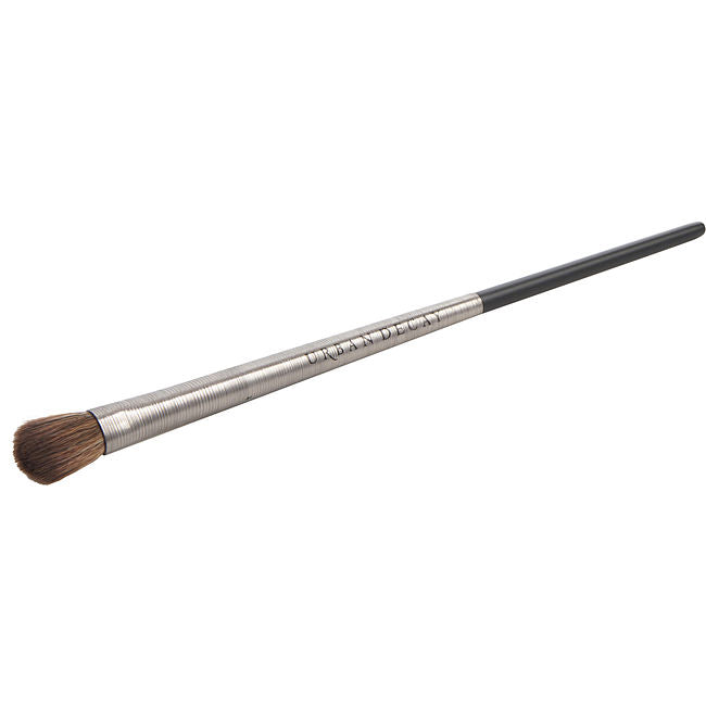 Urban Decay by URBAN DECAY UD Pro Iconic Eyeshadow Brush (E205) --- For Women